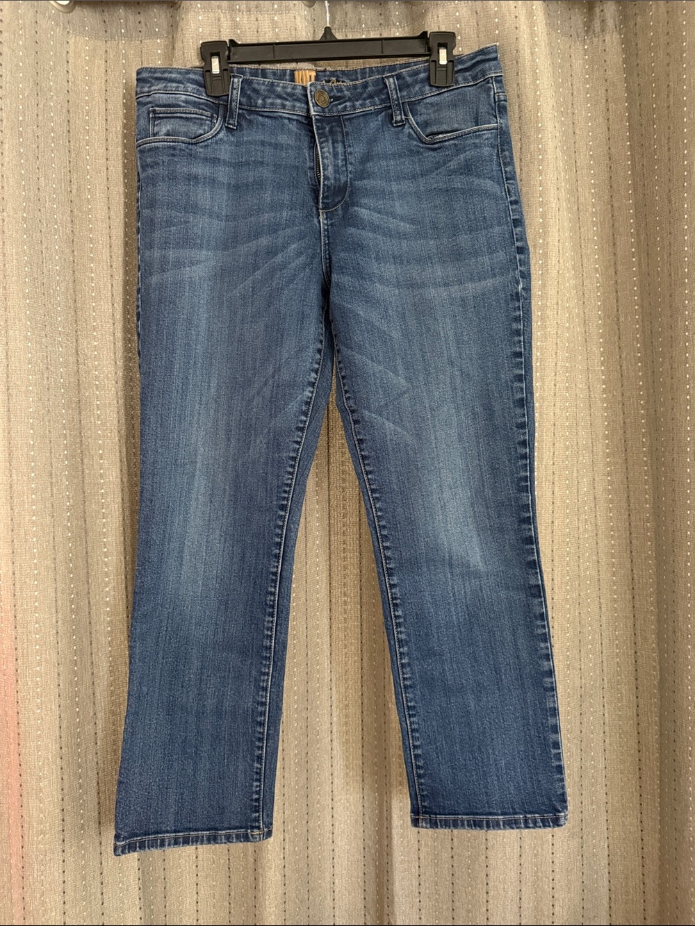 Kut from the Kloth Women's Straight Leg Jeans in Medium Blue Wash